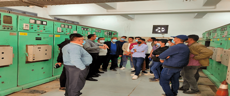 Students of the Faculty of Engineering, Nahda University, on a field trip to the Company of North Cairo for Electricity Distribution