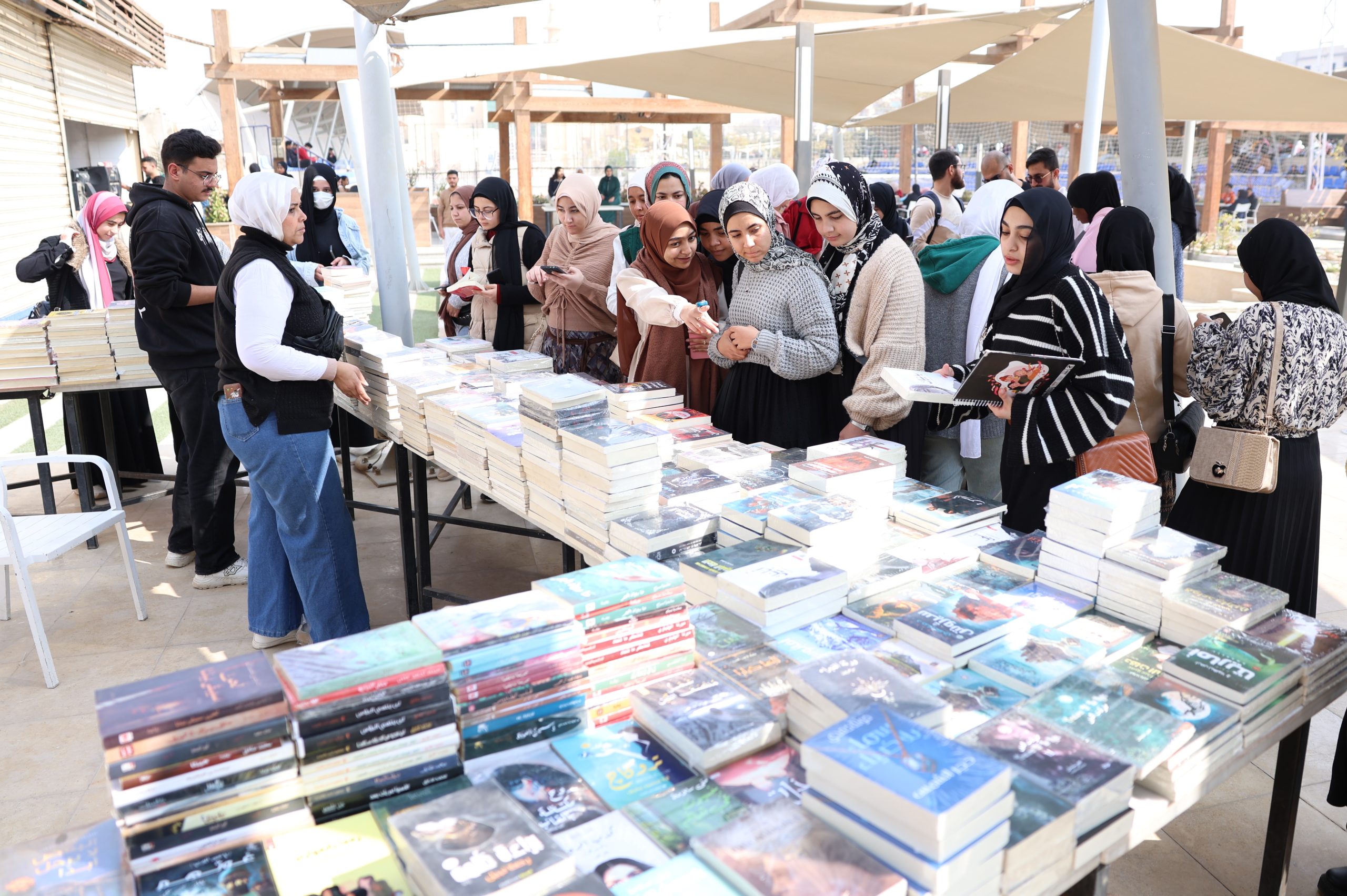 جامعة النهضة تنظم فعاليات ثقافية وفنية لدعم إبداعات طلابها
